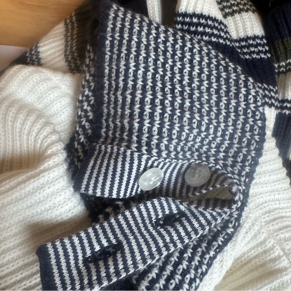 Urban Outfitters BDG New With Tags Multicolor Striped Turtleneck Sweater - Picture 10 of 10